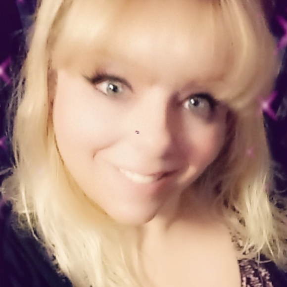 Meet your Posher, Jessica - Picture 2 of 2